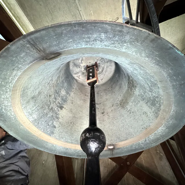 Gloria-Glocke mit neuem Klöppel